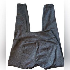 Beyond Yoga Size Small Cutout leggings